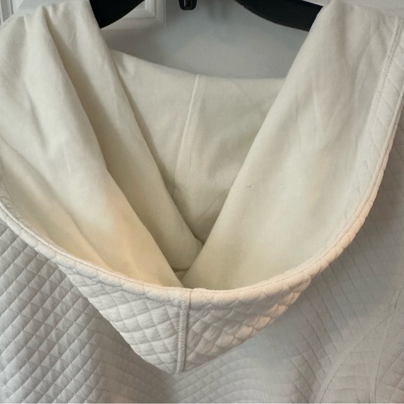 DSG Cream Quilted Hoodie - Picture 4 of 14